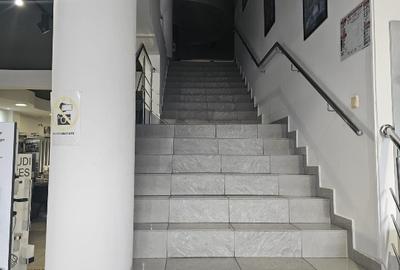Spațiu comercial, 664 mp în Casa de Cultură