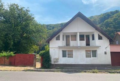 Casă cu 5 camere în Lendt