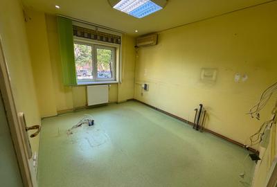 Spațiu parter cu destinație mixtă, zona fostă Lidia – 67 mp - 1
