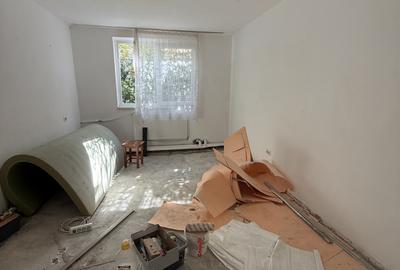 Garsonieră decomandată în Complex Studențesc