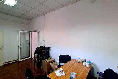Spatiu comercial 70 mp , Simion Barnutiu, parcare in fata - 3