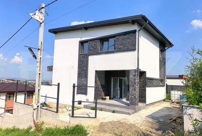 Casă individuală cu 4 camere în Valea Adâncă
