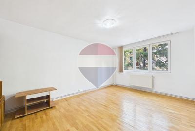 Apartament cu 3 camere decomandat, mobilat în Titan