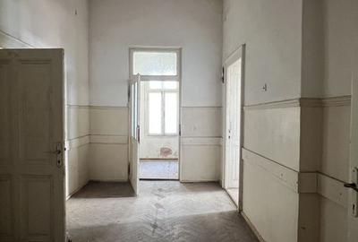 Casa interbelica 13 camere | 4 locuri de parcare | Batistei - 5
