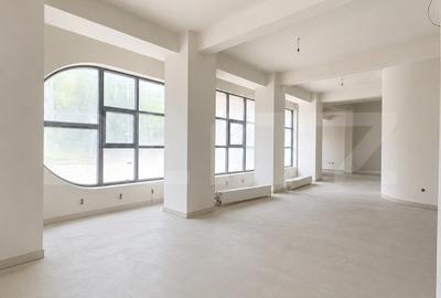 Spațiu comercial, de 196.10 mp, în Calea București