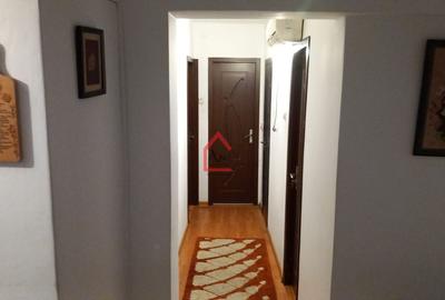 Apartament cu 3 camere, Decomandat, Zona Pacurari - 12