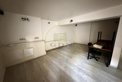 Spațiu comercial, de 65.30 mp, în Central
