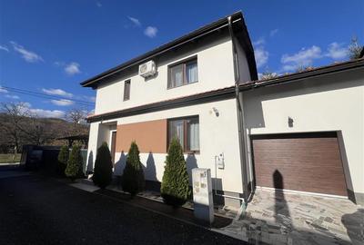 Casa si garaj cu 4 camere - 2