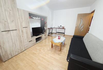 Apartament cu 3 camere decomandat în Vasile Aaron