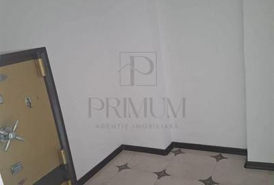 SPATIU COMERCIAL - 4 CAMERE - 3 GRUPURI SANITARE - CURTE - ZONA LINISTITA - CENT - 5