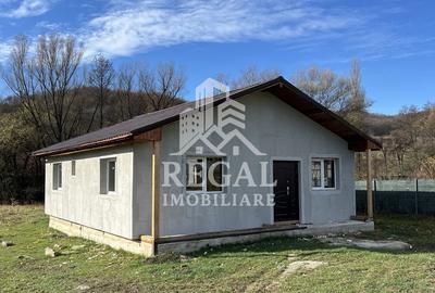 Casă individuală cu 3 camere în Popești