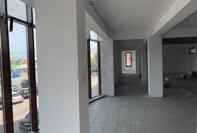 Cladire de inchiriat - 860 mp - zona excelenta - parter - 2 etaje - mansarda - 3