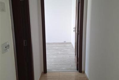 Apartament cu 3 camere semidecomandat în Alexandru cel Bun