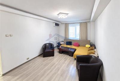Apartament cu 3 camere decomandat în Dristor