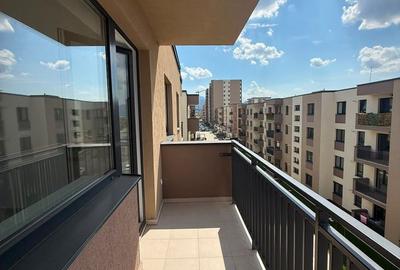 Apartament cu 3 camere decomandat în Tractorul