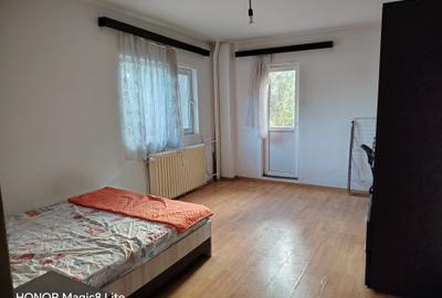 Garsonieră decomandată în Drumul Taberei