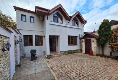 Vila cocheta cu 4 camere, parcare si curte - Baneasa - 2