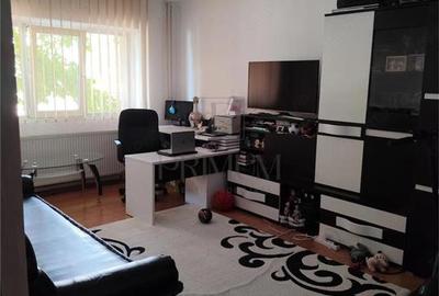 Apartament cu 3 camere decomandat în Lunei