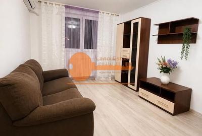 Apartament cu 3 camere semidecomandat în Tei