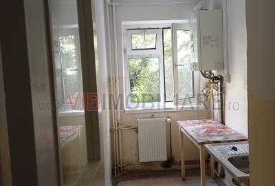 Apartament cu 2 camere semidecomandat în Lipovei