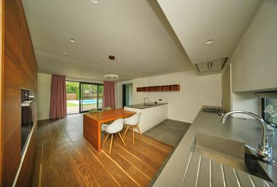 VILA CU PISCINA - ZONA PIPERA | IANCU NICOLAE -  6 CAMERE - 15