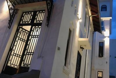 Vila 8 camere, renovata integral zona Kiseleff -Aviatorilor - 2