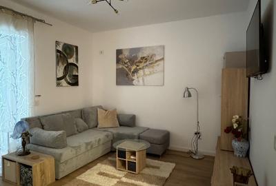 Apartament cu 2 camere decomandat, mobilat în Central