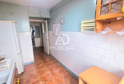 De vânzare, apartament cu 3 camere și terasă proprie, zona centrală - 7