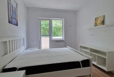 Apartament cu 2 camere, mobilat în Păcii