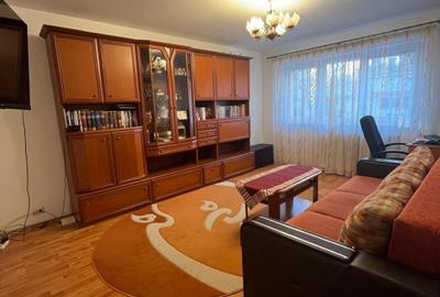 Apartament cu 3 camere decomandat, mobilat în Bogdan Vodă
