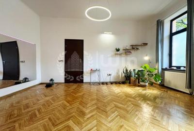 Apartament cu 2 camere semidecomandat, mobilat în Central