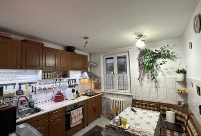 Apartament cu 2 camere decomandat în Titan