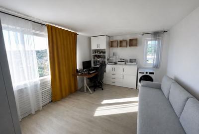Apartament cu 3 camere semidecomandat, mobilat în Dâmbul Rotund