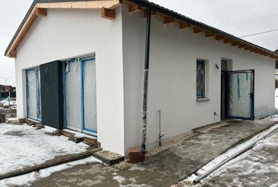 Casă modernă, parter, la cheie – în inima Tărlungenilor • Teren 511 mp - 17