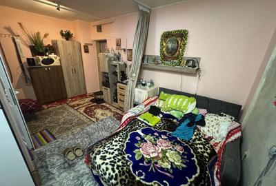 Garsonieră decomandată, mobilată în Anda