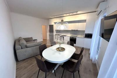 Apartament cu 3 camere semidecomandat, mobilat în Central