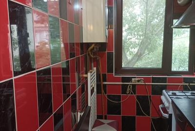 Apartament cu 2 camere, etajul 3/4, zona Alexandru Cel Bun - 1