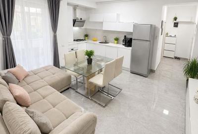 Apartament cu 3 camere decomandat în Lipovei