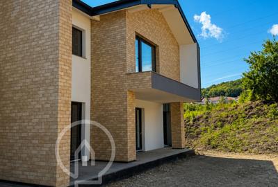 Duplex de vanzare 4 camere 142 mp utili 260 mp teren Manastur zona Campului - 2