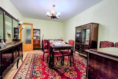 Apartament cu 3 camere decomandat în Titan