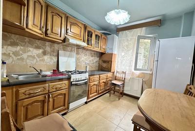 Apartament cu 3 camere decomandat, mobilat în Mărăști