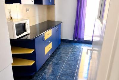 Apartament cu 3 camere decomandat în Astra