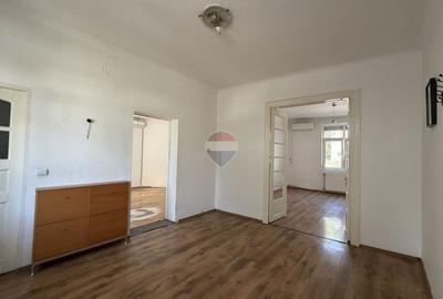 Parte de casă cu 3 camere, curte proprie și teren – Str. Ion Baiulescu - 5