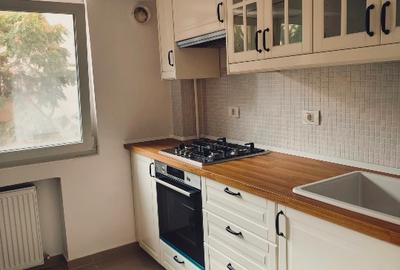 Apartament cu 4 camere decomandat, mobilat în Universitate