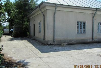 Spațiu comercial, de 432 mp, în Balotești