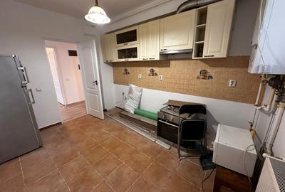 Apartament cu 3 camere în Roșu