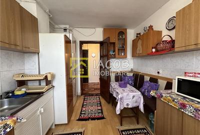 Apartament 3 camere decomandate – Str. Metalurgiei, Bacău - 9