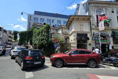 Birou, de 15.00 mp, în P-ța Romană