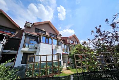 Apartament 4 camere / vila / Giulesti / Intr. Pinului / curte 54 mp / comision 0 - 1