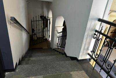 Apartament la casa cu 4 camere, luminos, ultracentral - 1